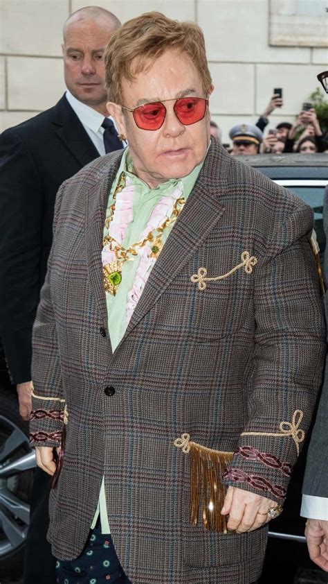 Sir Elton John Has Had A Hair Transplant Here He Is Arriving At An Event Hair Transplant