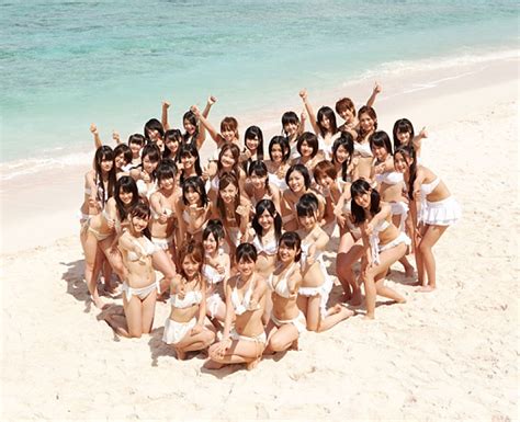 Akb48 全員白い水着のmv＆撮影時エピソードなど解禁 Daily News Billboard Japan
