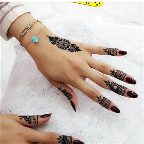 Cute Idea For Henna On Hands Henna Tattoo Designs Finger Henna