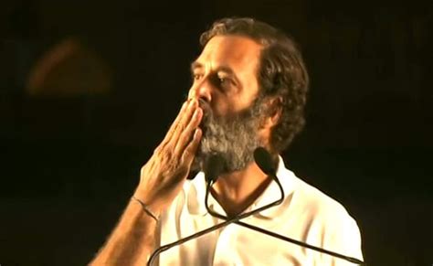 Watch Rahul Gandhis Flying Kiss At Red Fort For Bharat Jodo Walkers