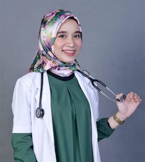 Dokter Sunat Perempuan Cantik Homecare24