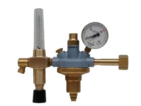 Standard Pressure Regulator With Integrated Gas Economizer And Built On