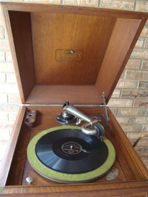 Early front mount brass bell horn. Antique Rca Oak Cabinet Victrola Mfg Victor Talking ...