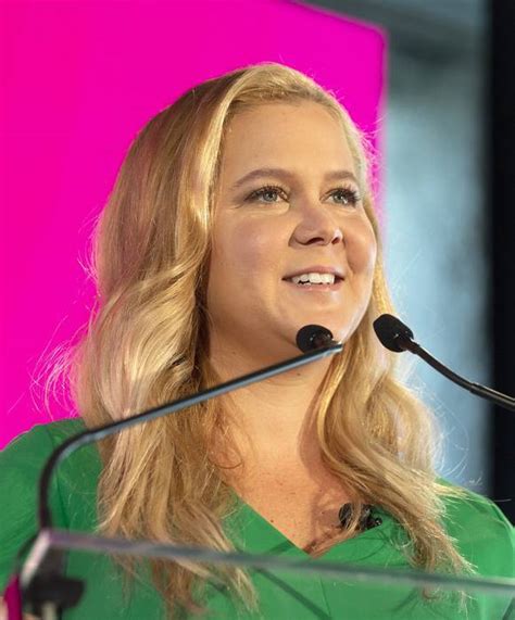 Amy Schumer Praised For Bravely Showing Her C Section Scars In Honest