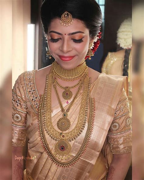 Kerala Hindu Bride Kerala Wedding Saree Bridal Sarees South Indian Indian Bridal Fashion