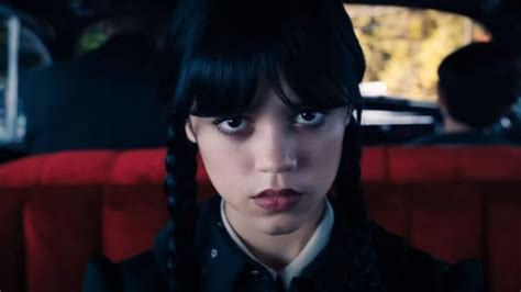 Mercoledì La Famiglia Addams Di Tim Burton Si Mostra Nel Primo Trailer