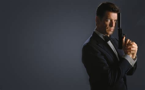 Pierce Brosnan Agent 007 James Bond Weapons Guns
