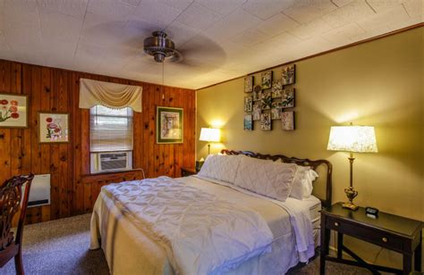 Maybe you would like to learn more about one of these? Mountainaire Inn and Log Cabins (Blowing Rock, NC ...