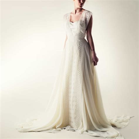 I've done lace overlays before, but never as successfully as this. Lace overlay | Larimeloom Wedding Dress | Shop online