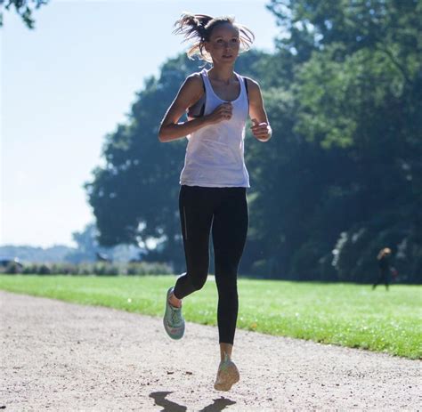 Mehr als 3000 marathonläuferinnen starteten um 10 uhr morgens am wettlauf. Fitness: Uta-Pippig-Kolumne - So können Sie Laufen mit dem ...