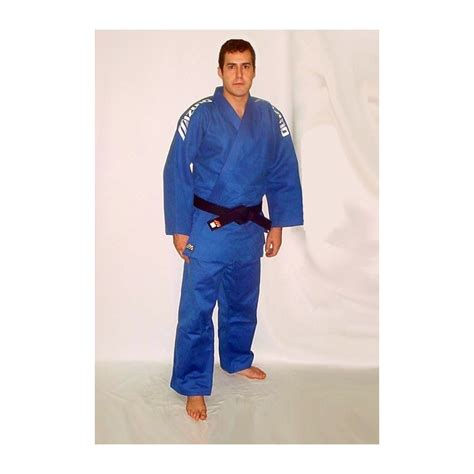 Judogi (柔道着 or 柔道衣) is the formal japanese name for the traditional uniform used for judo practice and competition. Judogi mizuno signature azul - Tagoya