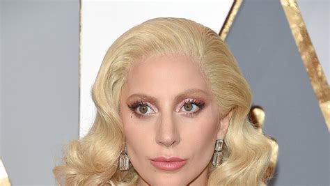 Lady Gagas Hairstyle At 2016 Oscars Hollywood Reporter