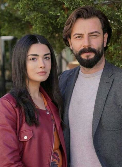 Pin By Larissa On Yemin Reyhan Ve Emır Celebrity Gossip Turkish Actors Actors
