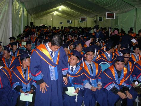 Diploma sistem komputer dan rangkaian. Azman Hj. Ayup: Majlis Konvokesyen Ke-6 UTeM