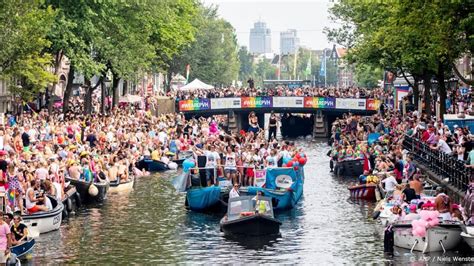 canal pride van start gegaan in amsterdam rtl nieuws