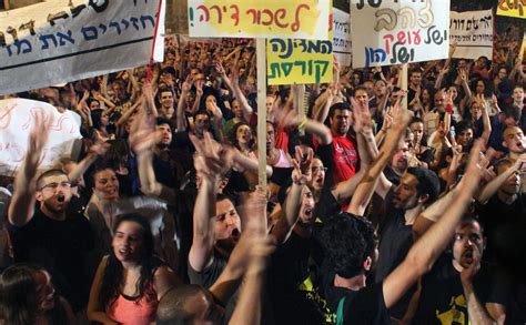Israelis Feel Tug Of Protests Reviving The Lefts Spirits The New York Times