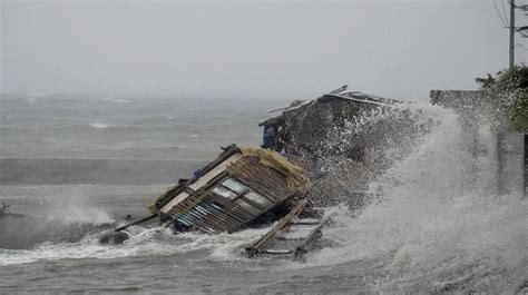 Photos Super Typhoon Haiyan Yolanda Leaves Stunning Damage