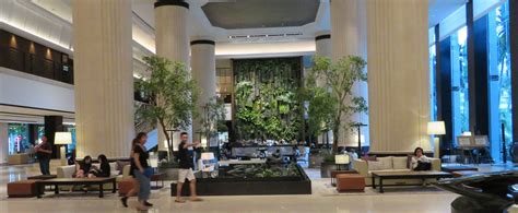 The hotel comprises 792 elegant guestrooms and suites with three distinctive wings: Review - Shangri-La Hotel Singapore - our3kidsvtheworld