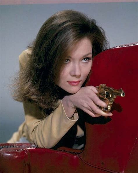 Emma Peel Lauren Bacall Diana Riggs Dame Diana Rigg Avengers Girl Film Icon Cult Movies