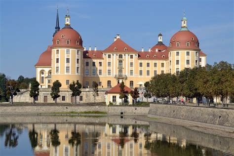 Zum ersten mal ist das malerische gelände des roten hauses in moritzburg die kulisse für einen besonderen und einzigartigen kunsthandwerkermarkt. Schloss Moritzburg - Aktuelle 2021 - Lohnt es sich? (Mit ...