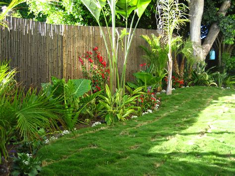 Add layers in your garden design. Tropical Balinese Garden - European Garden Design