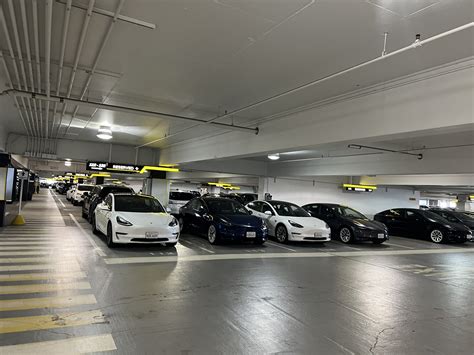 Hertz has over 100 Tesla Model 3 rental cars at San Francisco