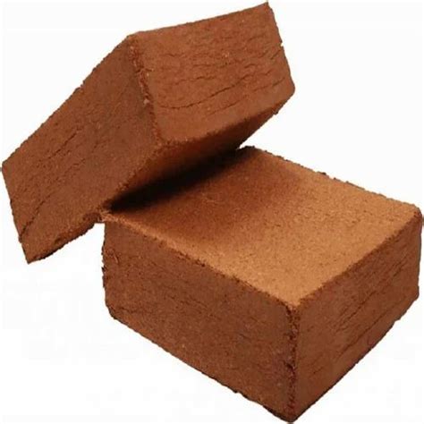 Square 22inch High Ec Cocopeat 5kg Block Seived For Agriculture Packaging Size 30x30x10cm At
