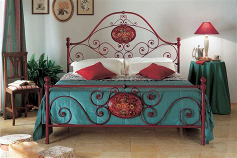Il letto contenitore in ecopelle grigio, pratico e super elegante allo stesso tempo. Letti matrimoniali ferro battuto - Dane Mobili