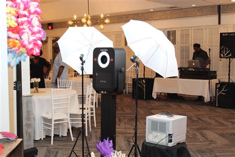Paparazzi Cam Photo Booth And Photography Photo Booths The Knot