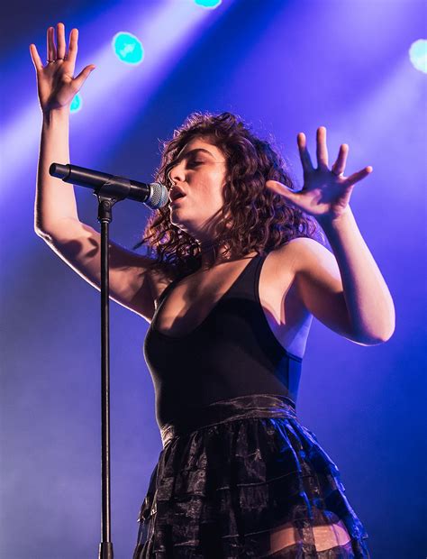 The results concluded that lorde, age 6, was a gifted child.11 she was briefly enrolled at george parkyn lorde's debut studio album pure heroine containing the single royals was released in. Лорд - Lorde - qaz.wiki