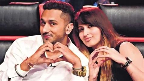 Delhi Court Notice To Singer Yo Yo Honey Singh After Wife Files Domestic Violence Case People