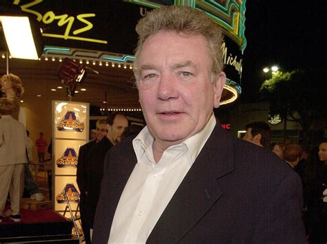 albert finney tony nominated star of joe egg and daddy warbucks in annie film dies at 82