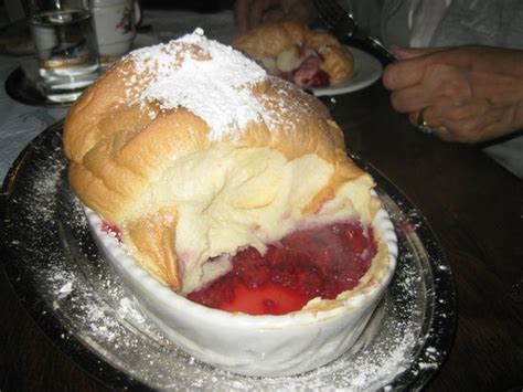 Salzburger nockerl gehören bei meiner mama und mir schon seit langer zeit auf unsere… Salzburger Nockerln - Picture of Gasthaus Zwettlers ...
