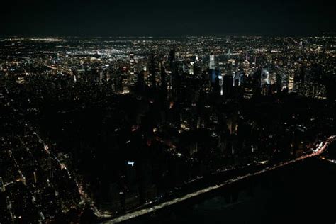 New York Blackout 9 Photos Show Eerie City During Nyc Power Outage