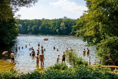 Fkk In Berlin Schwimmen Sonnen Und Sport Ohne Klamotten
