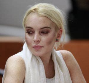 Lindsay Lohans Purse Stolen And Returned Minus K Sheknows