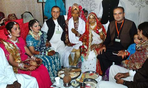 60 Hindu Couples Tie The Knot In Mass Wedding In Karachi