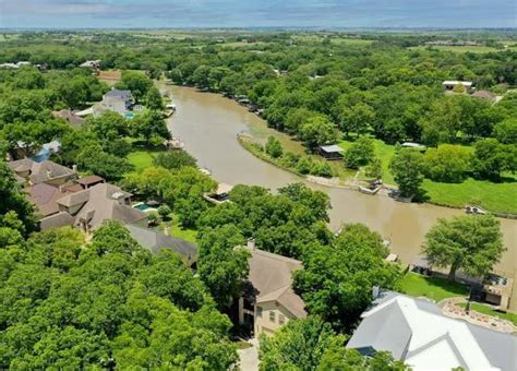 Seguin Tx Waterfront Homes For Sale Property And Real Estate On The