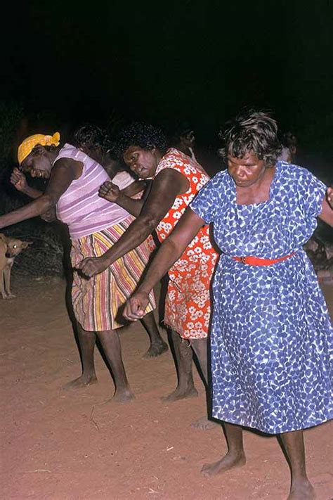 Women Dance Aboriginal Ceremony Jardiwanpa Central Australia Ozoutback