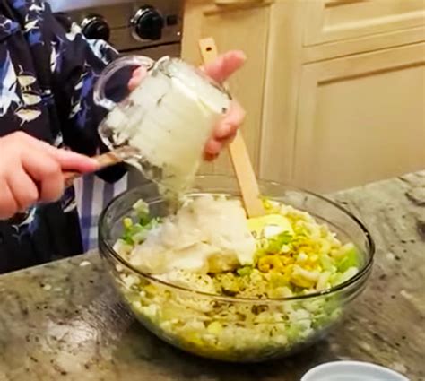 Paula Deen S Classic Southern Macaroni Salad Recipe