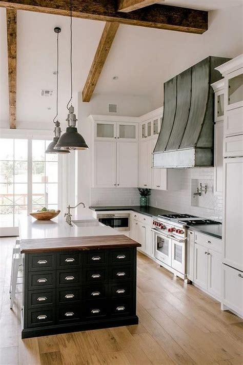 Ceiling beams add texture and dimension to your living space. 45+ Amazing White Wood Beams Ceiling Ideas For Cottage ...