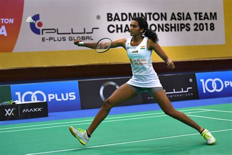 Moment pengalungan medali emas lindswell kwok di asian games 2018. India vs Indonesia Badminton Asia Team Championships ...