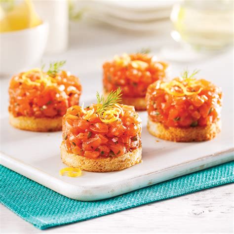 Tartare de saumon sur croustillant au parmesan