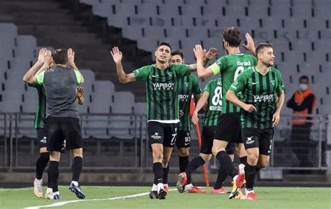 Kocaelispor Sakaryaspor u yenerek TFF 1 Lig e yükseldi