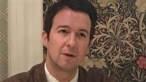 He is a former member of the national front and the former leader of its youth section. Guillaume Peltier : « La Région est aux abonnés absents