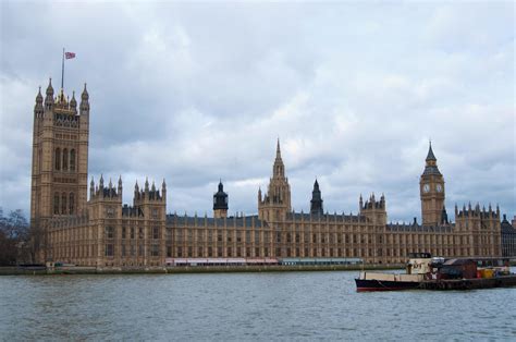 Beautiful View Of Thames Riverbank With Parliament Houses And Big Ben