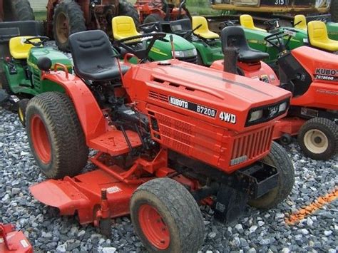 1041 Kubota B7200 Compact Tractor W 4x4 Mower Lot 1041