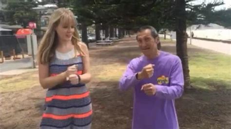 Original Purple Wiggle Jeff Fatt Gives Our Reporter A Hot Potato Lesson