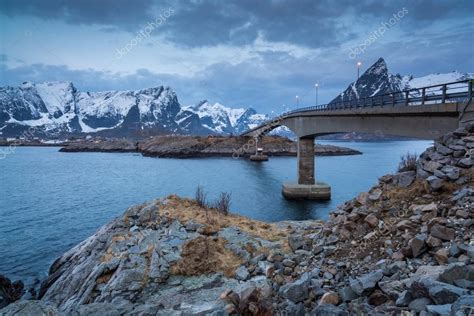 Arc Bridge In Hamnoy Lofoten Norway — Stock Photo © Selitbul 83910488