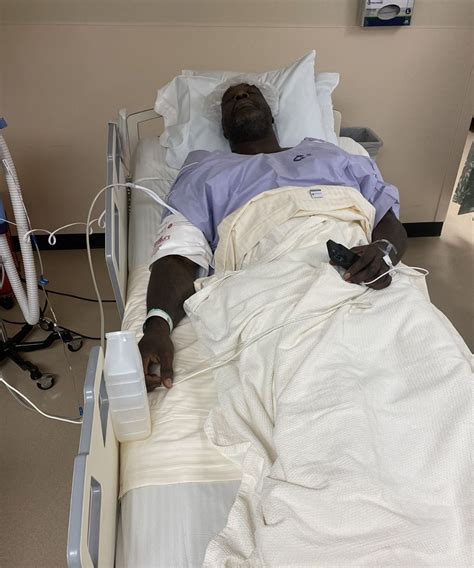 Shaq Sparks Concern With Hospital Photo Luv68